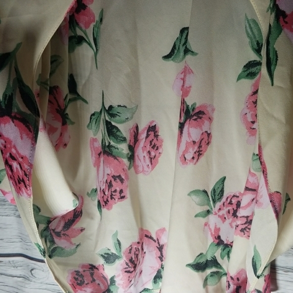 NWOT Foreign Exchange open back crop flowy shirt S - Picture 7 of 7